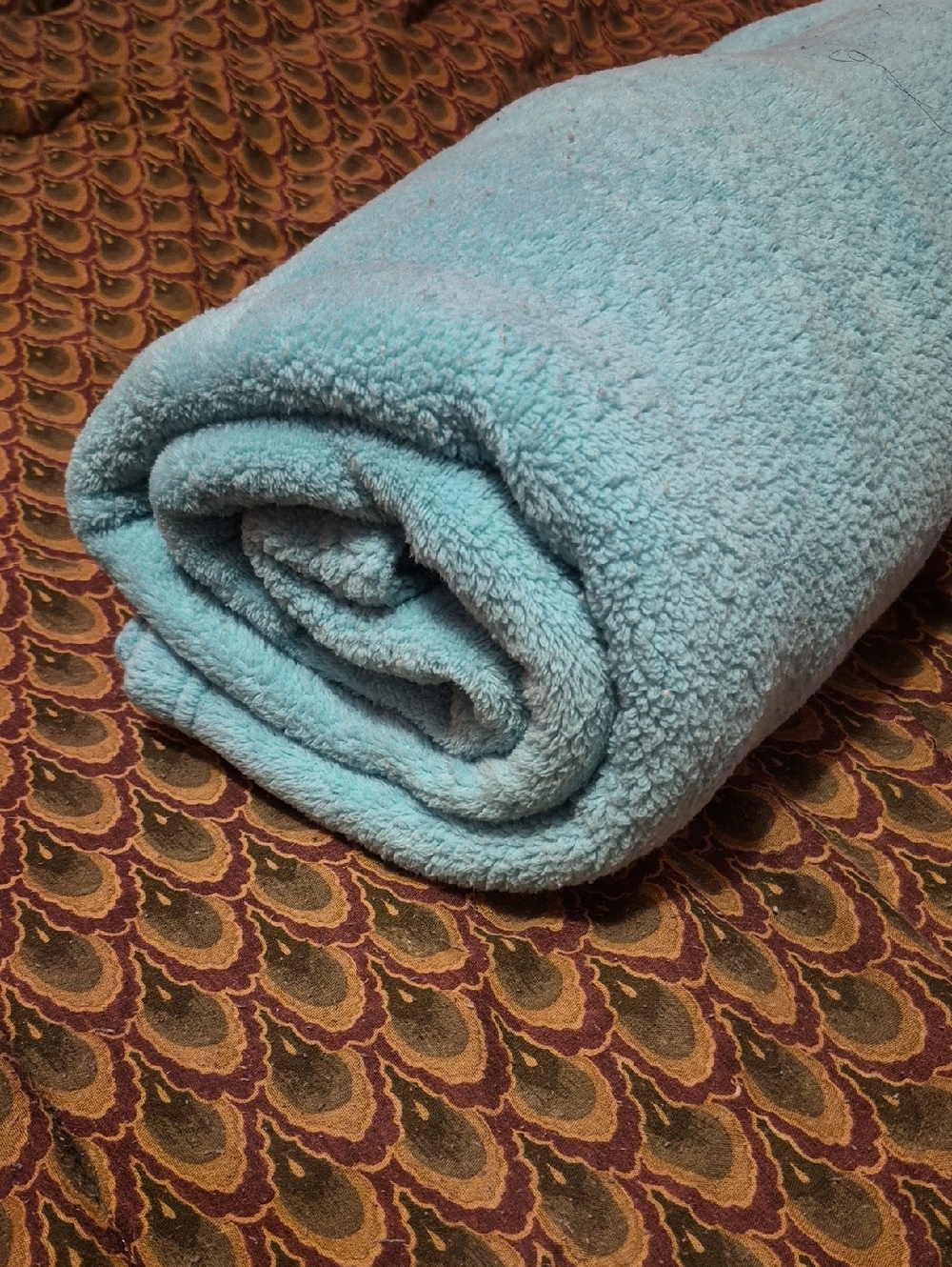 Soft Light Blue Sherpa Throw Blanket - Brand Unspecified